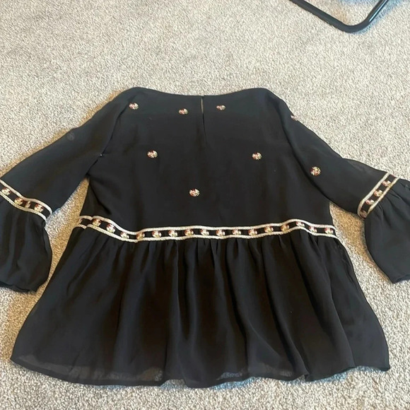 Harlowe & Graham Medium peplum top with floral embroidery - Picture 6 of 6